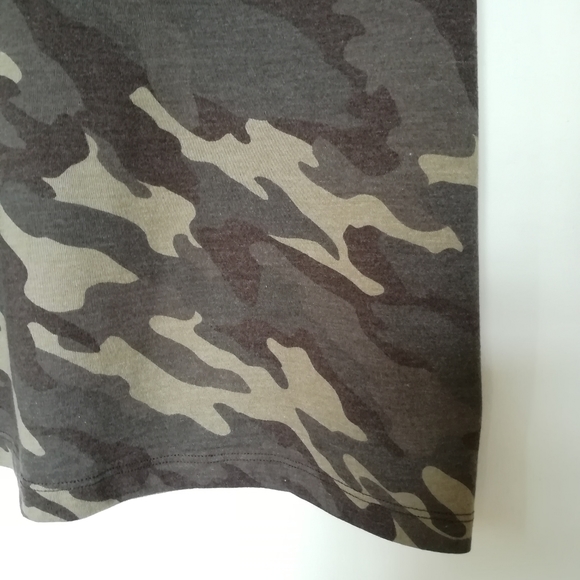 Mudd NWOT V-neck  T-shirt , size M - Picture 6 of 8